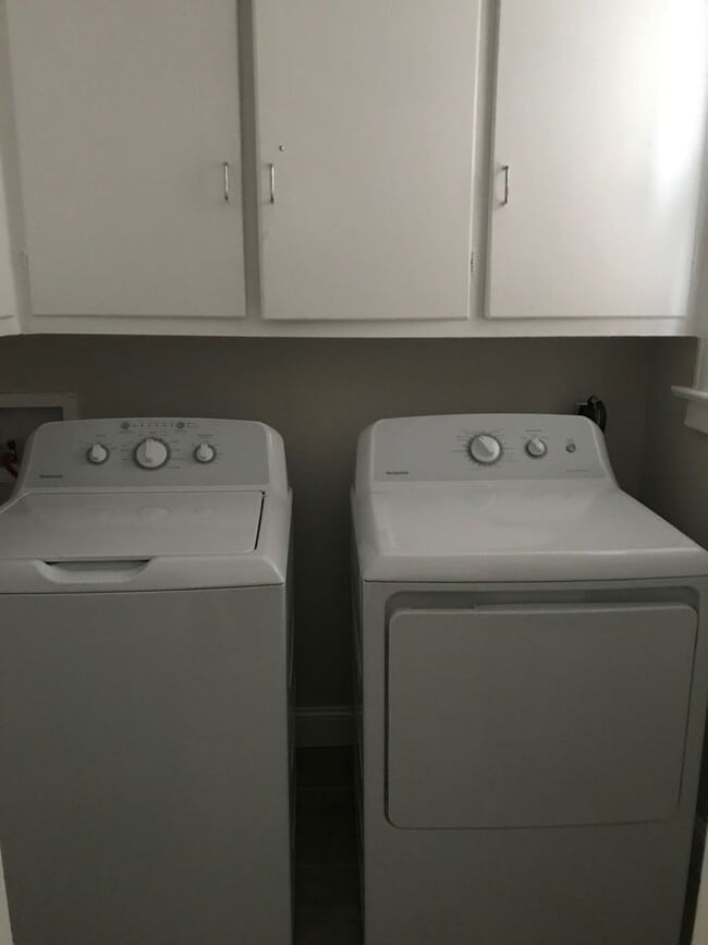 Building Photo - 41 Blake St