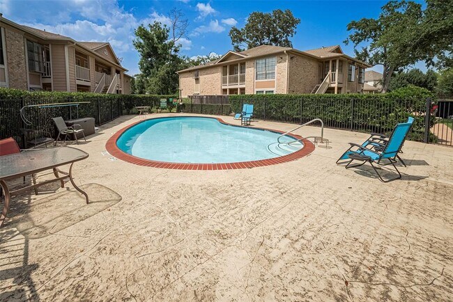 Building Photo - 1311 Antoine Dr