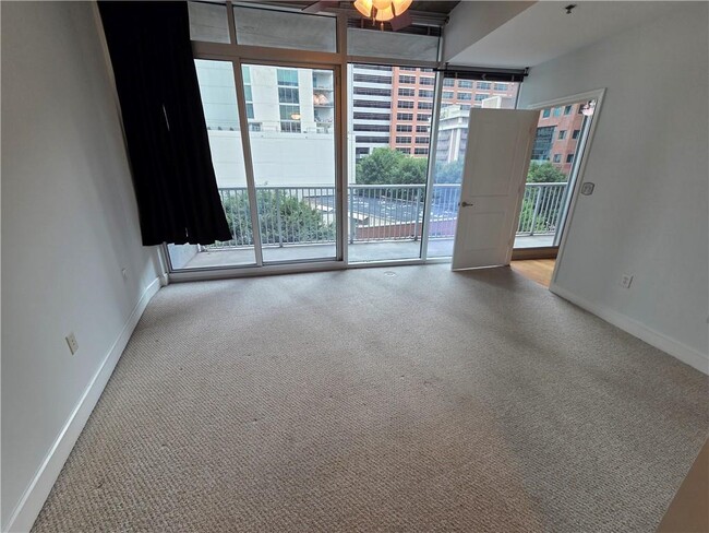 Building Photo - 44 Peachtree Pl NE