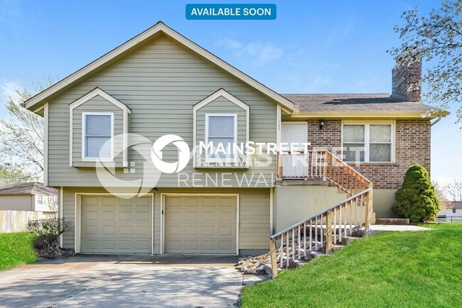 Primary Photo - 505 NW Willow Dr