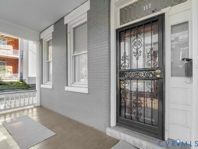 Building Photo - 117 N Vine St