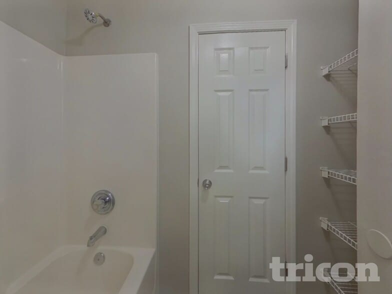 Building Photo - 19 Sterling Ridge Ct