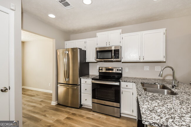 Building Photo - 113 Colemans Bluff Dr