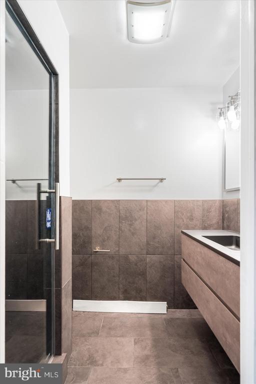 Building Photo - 303 Miles Rd