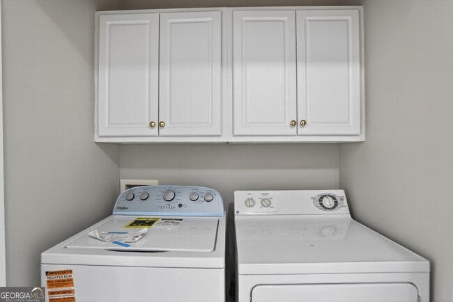 Building Photo - 5104 Manerdale Dr SE