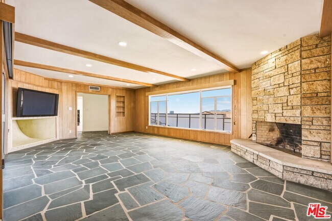 Building Photo - 1682 Larco Way