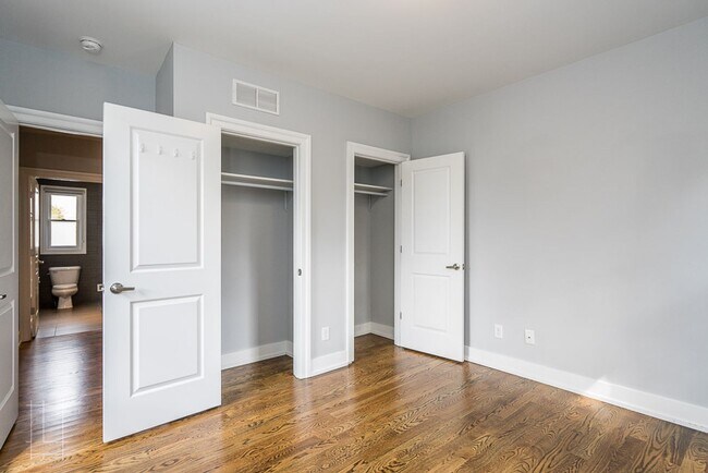 Building Photo - 160-162 E 3rd Ave