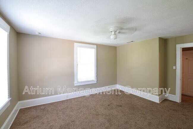 Building Photo - 206 W Wisconsin Ave