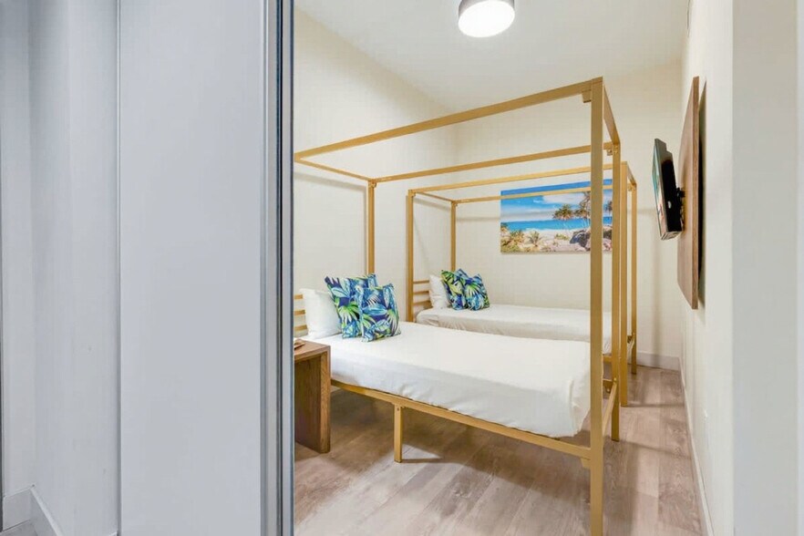 Building Photo - 777 N Ocean Dr