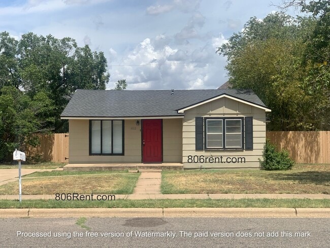 Primary Photo - Charming 3 Bedroom Home - Available Septem...