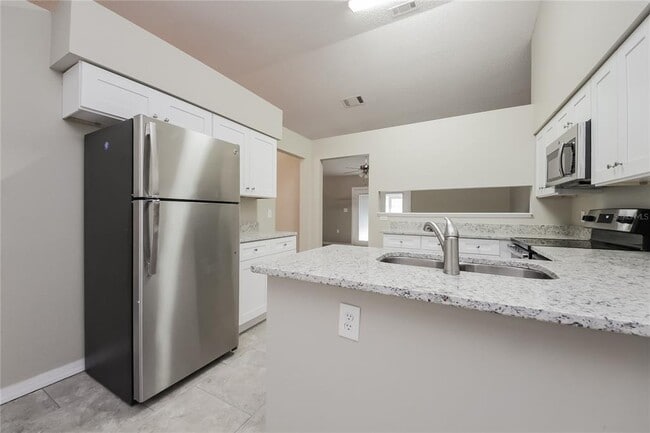 Building Photo - 945 Delano Ct