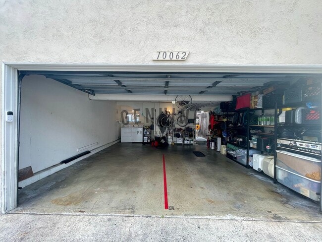 Building Photo - 10062 Los Coyotes Ct
