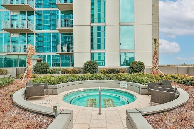 Building Photo - 5925 Almeda Rd