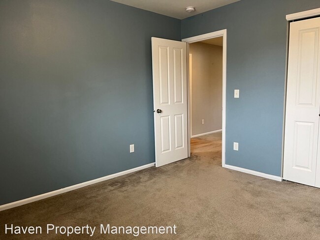 Building Photo - 4 br, 2.5 bath House - 5420 Discovery St E