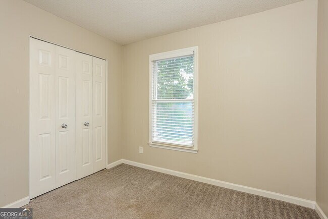Building Photo - 2400 Boone Pl