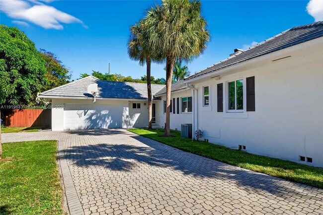 Building Photo - 6731 SW 138th St