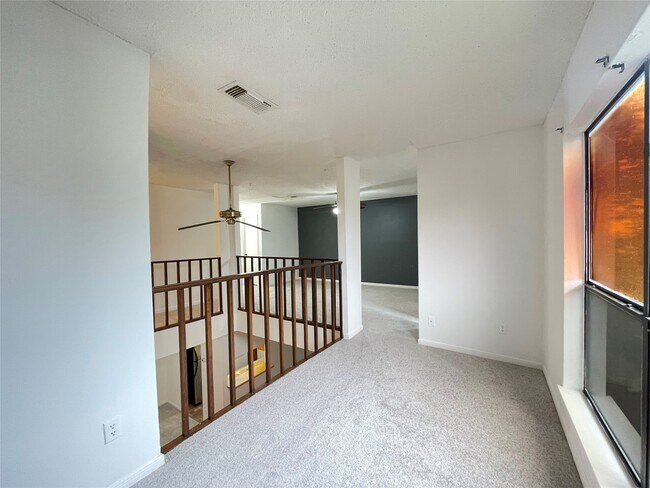 Building Photo - 3909 Tanglewilde St