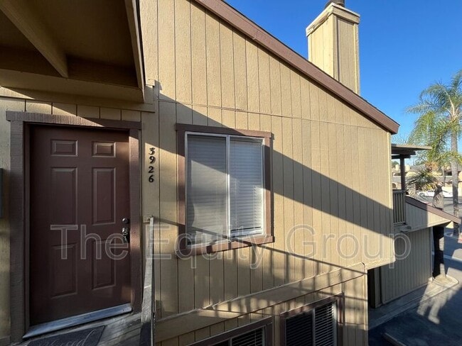 Primary Photo - 3926 W Meadow Ave