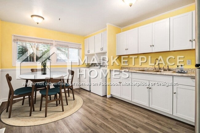 Building Photo - 1349 Ebeling Dr