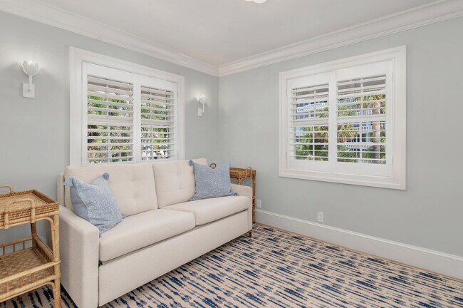 Building Photo - 146 Sunset Ave