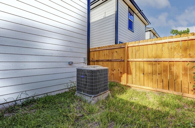 Building Photo - 8218 Bigwood St