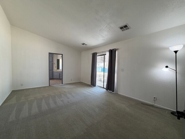 Building Photo - 35827 Tumbleweed Cir