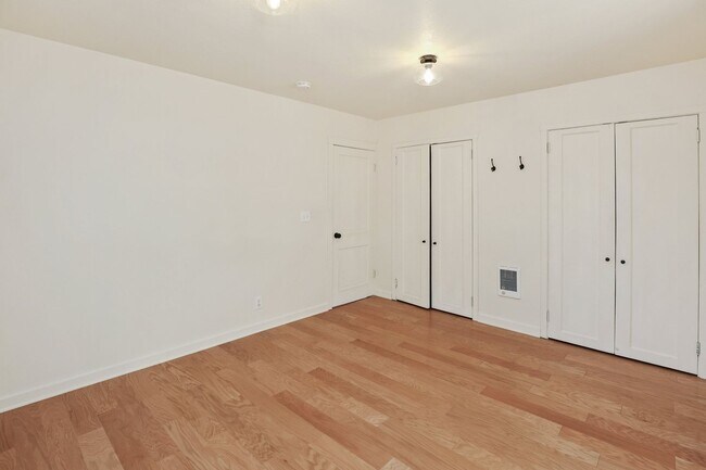 Building Photo - Monroe Four Bedroom on Acreage - Rare Find!