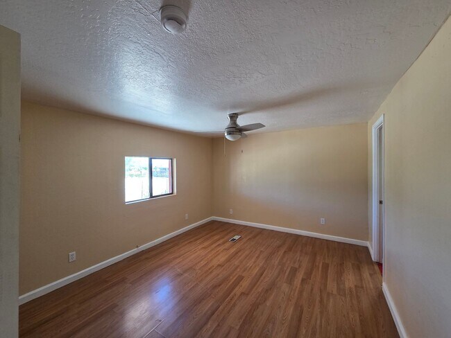 Building Photo - Queen Creek 3 bed / 2 bath on just under 5 Acres! No HOA!