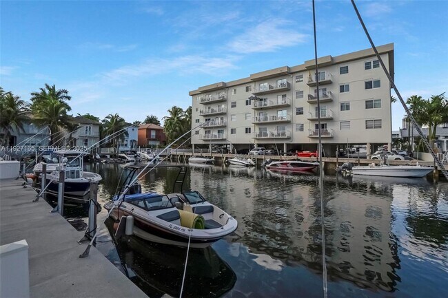 Building Photo - 3545 NE 167th St