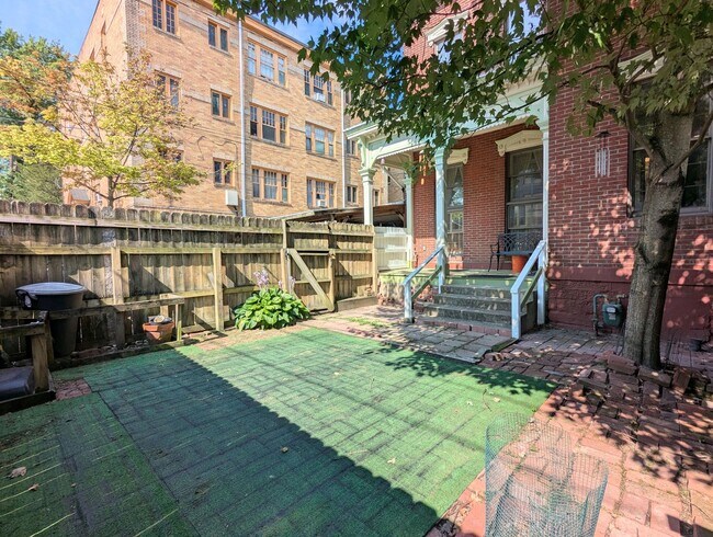 Building Photo - 312 Denniston St