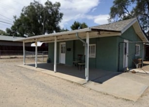 Building Photo - 811 W 30th St