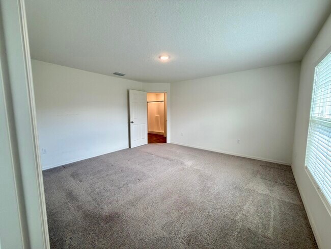 Building Photo - 6446 NW Polly Ct