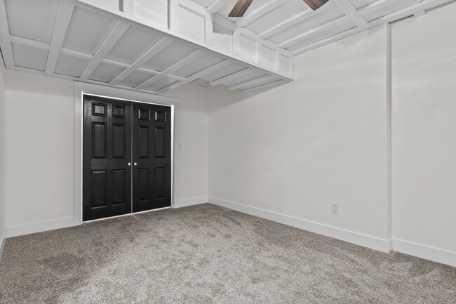 Building Photo - 240 Banyan Blvd