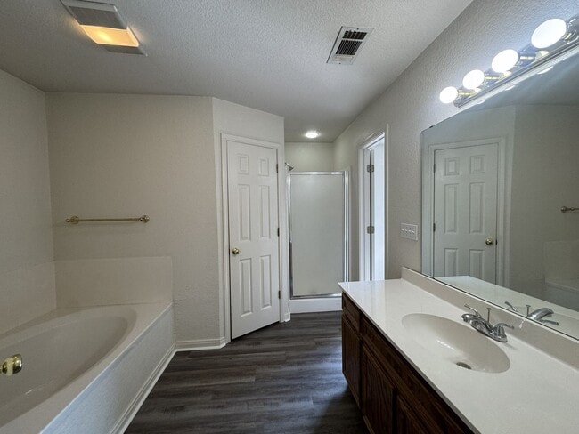 Building Photo - 305 Grizzly Trail