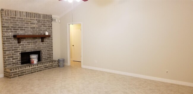 Building Photo - 6702 Lynngate Dr