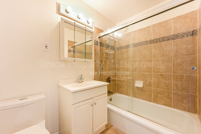 Building Photo - 270 Beryl Way