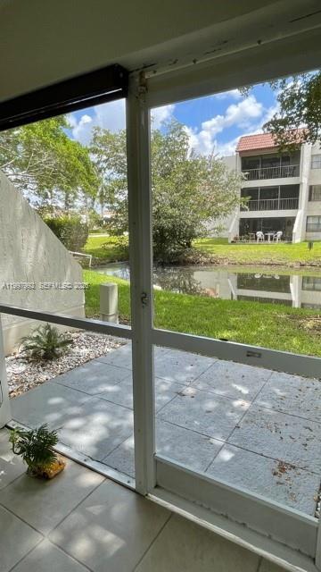 Building Photo - 100 Lakeview Dr