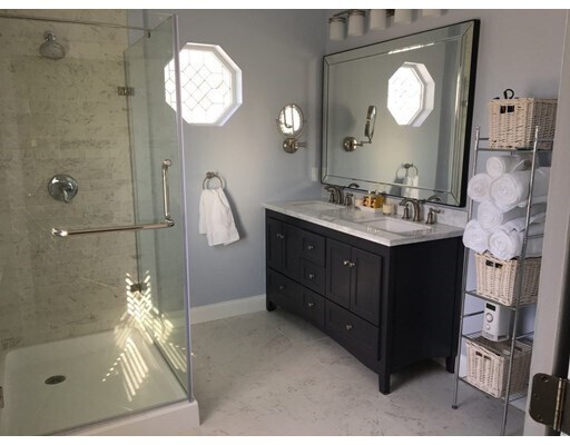 Building Photo - 333 Washington St