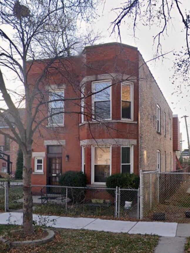 Building Photo - 3530 S Hoyne Ave