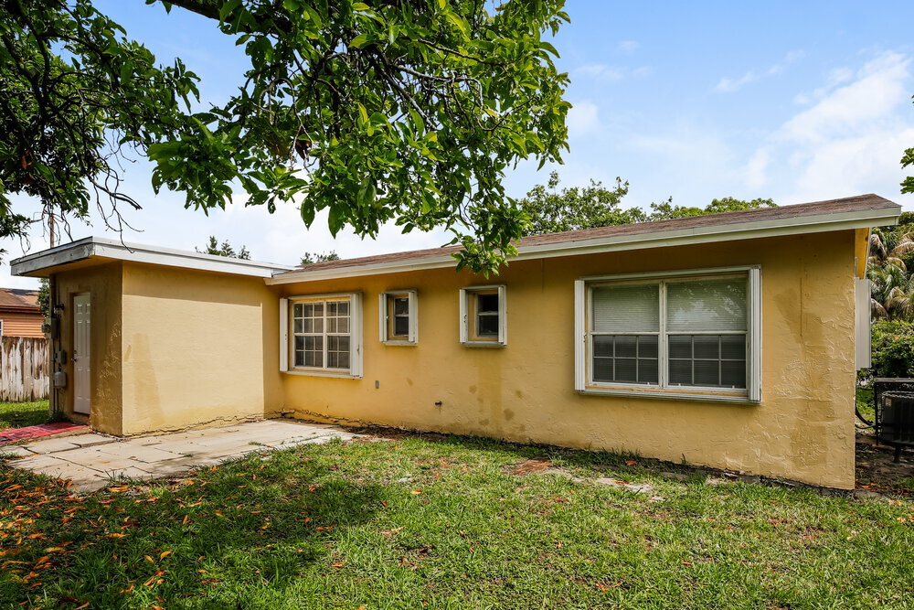 Building Photo - 2730 NW 23rd St