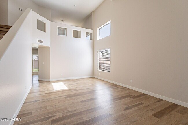 Building Photo - 15885 W Apache St