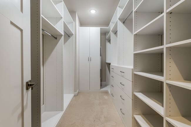 Building Photo - 2023 Hartland Stunner—6BR with 3-Car Garage