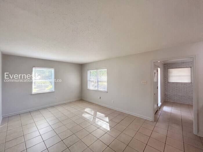 Building Photo - 1416 Moss Point Dr