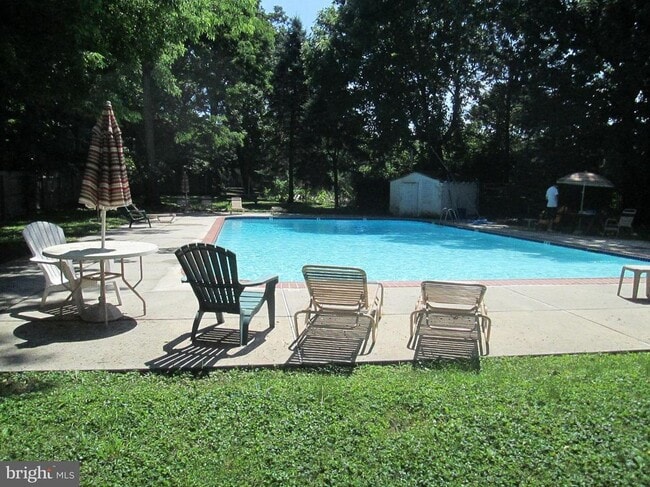 Building Photo - 207 Walnut Hill Rd