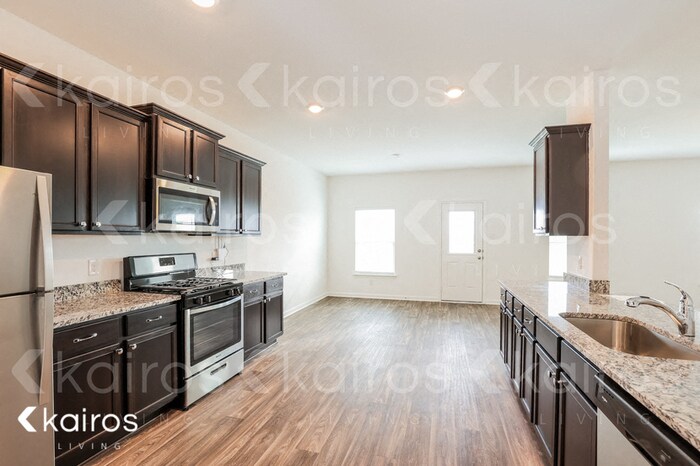 Building Photo - 938 Shady Brk