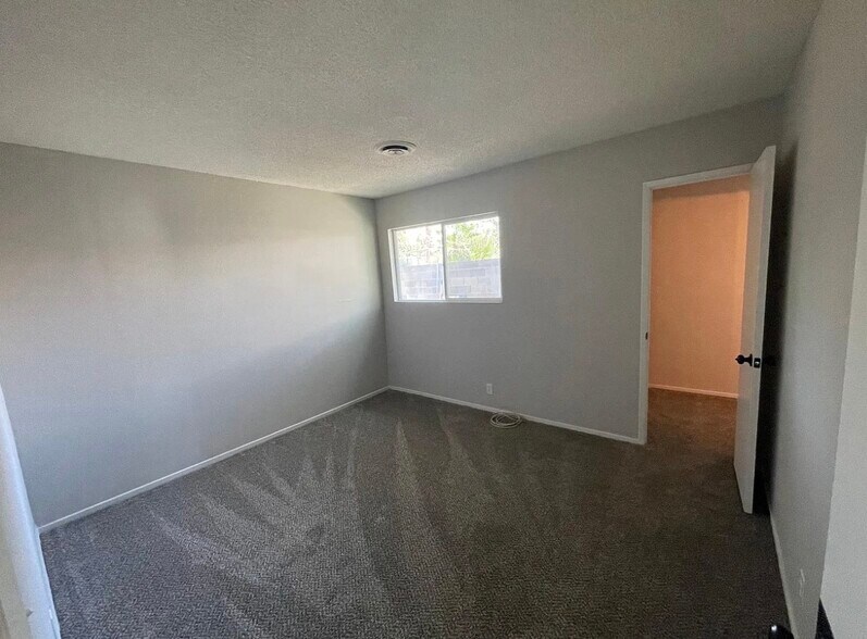 Building Photo - 4693 Livermore Ave