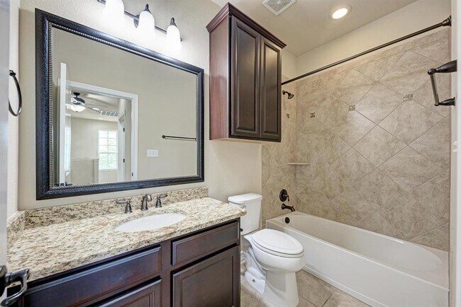 Building Photo - 12300 Terraza Cir