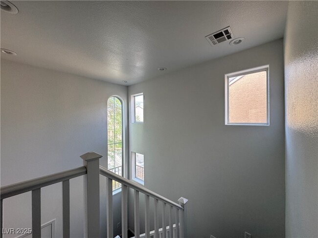 Building Photo - 9934 Juniper Haven Ave