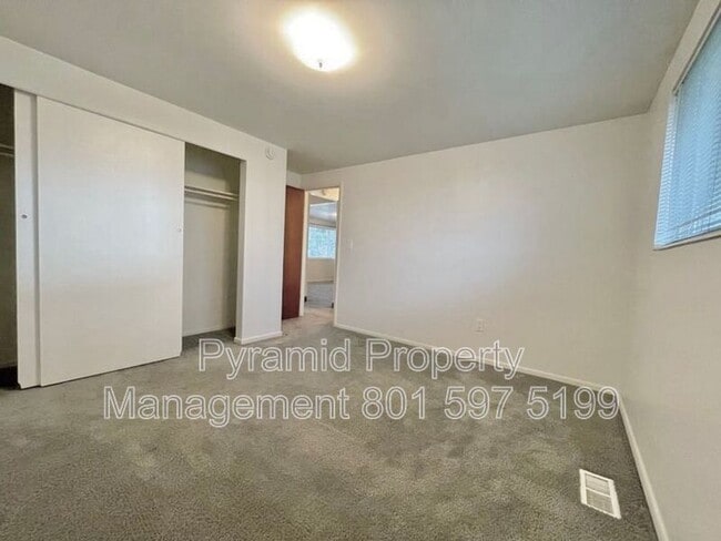 Building Photo - 874 E Angelina Ave