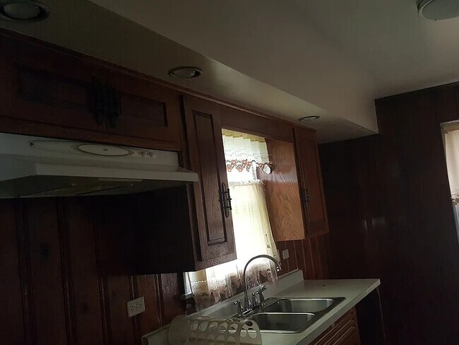 Building Photo - 16764 Orchard Ridge Ave